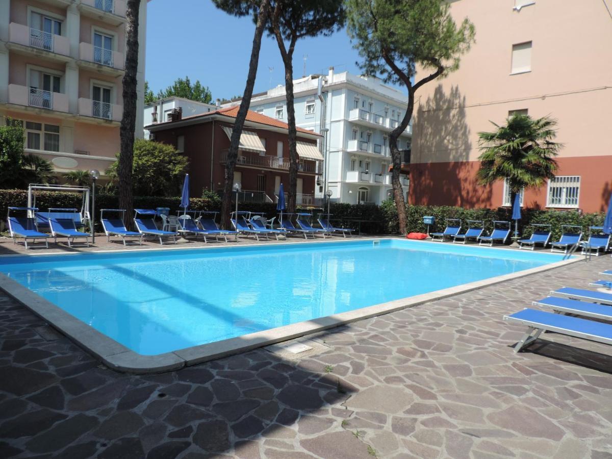 Hotel Liliana Rimini Exteriör bild