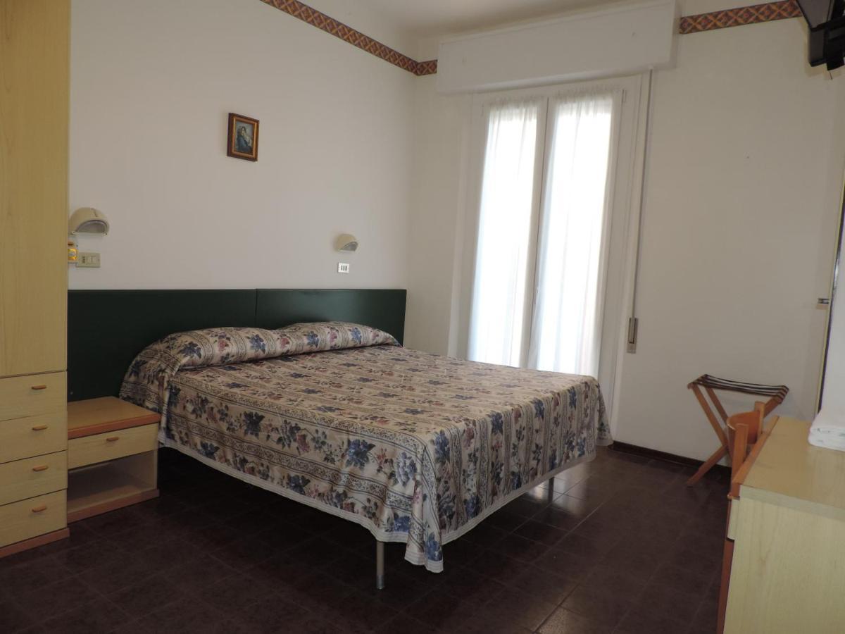 Hotel Liliana Rimini Exteriör bild