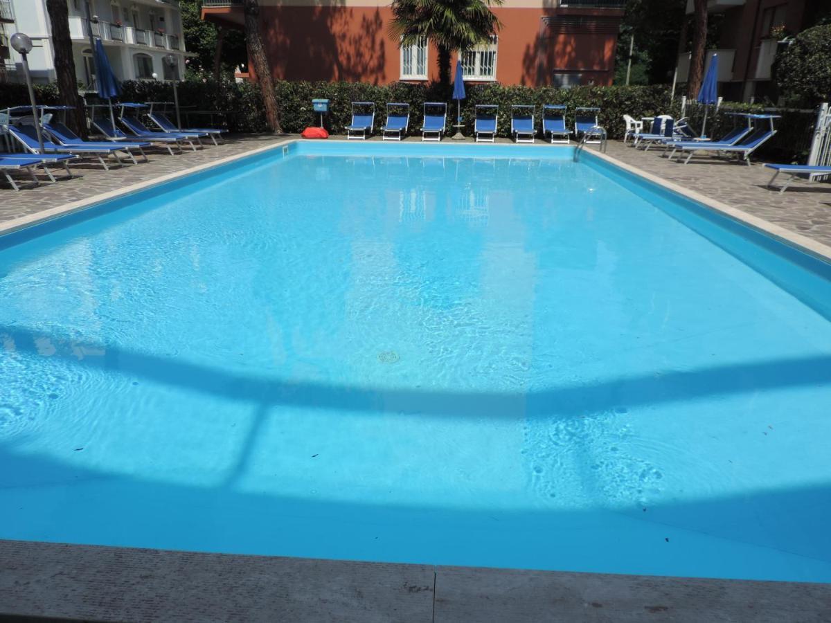 Hotel Liliana Rimini Exteriör bild