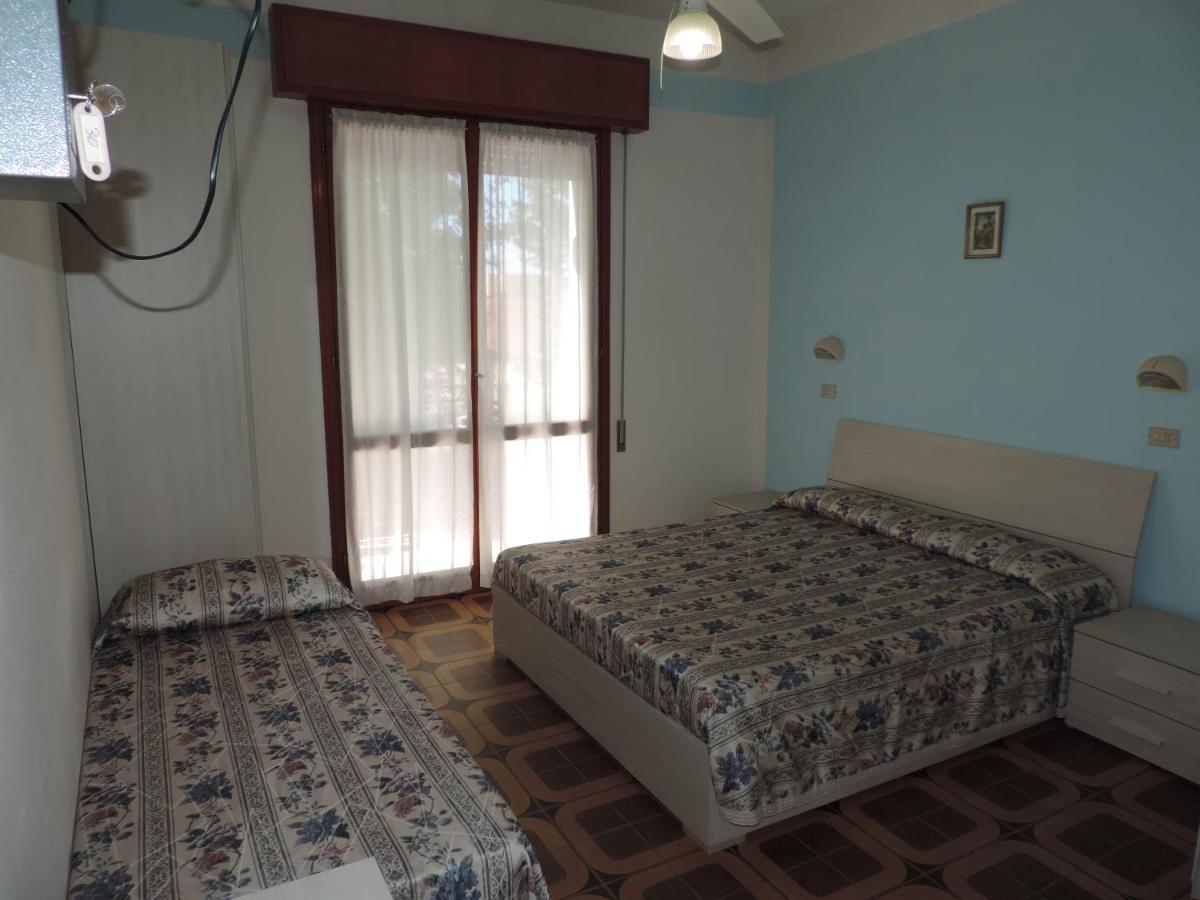 Hotel Liliana Rimini Exteriör bild