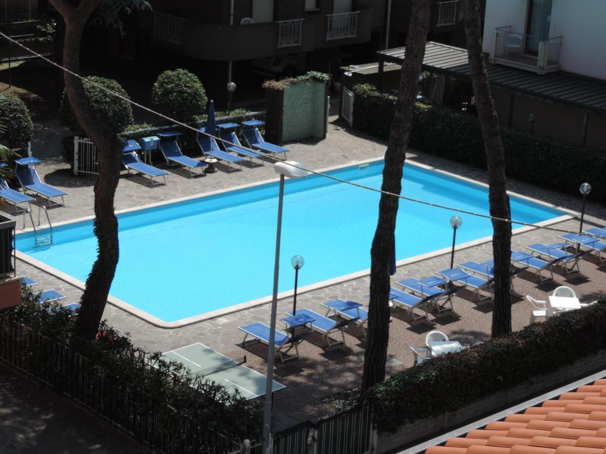 Hotel Liliana Rimini Exteriör bild